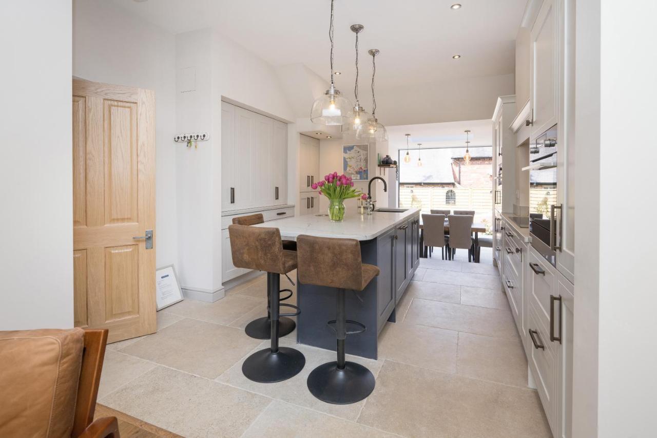 Townhouse By Harrogate Serviced Apartments Екстериор снимка